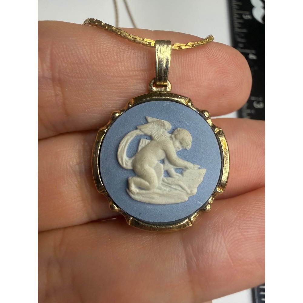 Wedgwood Blue Jasperware Cherub Cameo Pendant Necklace Gold Tone Made in England